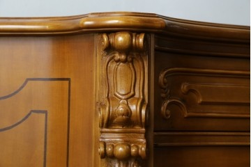 中古　美品　六本木アピス(APIS)取り扱い　イタリア最高級家具　気品あふれる象嵌入りサイドボード　定価約80万円　(R-057530)