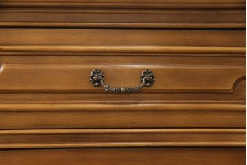 中古　美品　六本木アピス(APIS)取り扱い　イタリア最高級家具　気品あふれる象嵌入りサイドボード(定価約80万円)(コンソールキャビネット、戸棚、収納棚)(R-057530)