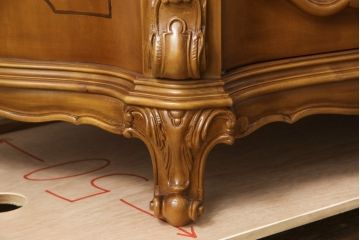 中古　美品　六本木アピス(APIS)取り扱い　イタリア最高級家具　気品あふれる象嵌入りサイドボード(定価約80万円)(コンソールキャビネット、戸棚、収納棚)(R-057530)