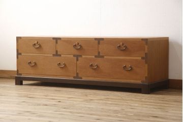 中古　屋久杉　お掃除のしやすさがありがたい脚付きローチェスト(ローボード、テレビ台、引き出し)(R-057532)