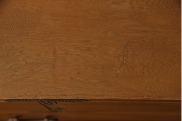 中古　屋久杉　お掃除のしやすさがありがたい脚付きローチェスト(ローボード、テレビ台、引き出し)(R-057532)