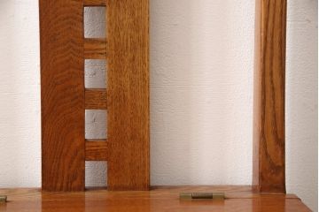 中古　美品　ニレ材　収納スペース付きで使い勝手抜群のダイニングチェア(椅子、板座チェア)(R-057536)