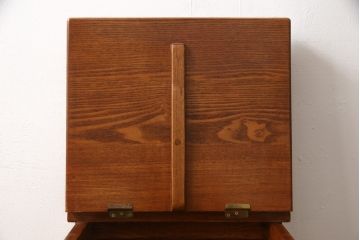 中古　美品　ニレ材　収納スペース付きで使い勝手抜群のダイニングチェア(椅子、板座チェア)(R-057537)