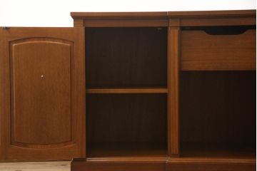 中古　美品　DREXEL HERITAGE(ドレクセルヘリテイジ)　Triune(トライユン)　クラシカルな佇まいのサイドボード(定価約54万円)(キャビネット、リビングボード)(R-057540)