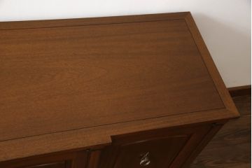 中古　美品　DREXEL HERITAGE(ドレクセルヘリテイジ)　Triune(トライユン)　クラシカルな佇まいのサイドボード(定価約54万円)(キャビネット、リビングボード)(R-057540)