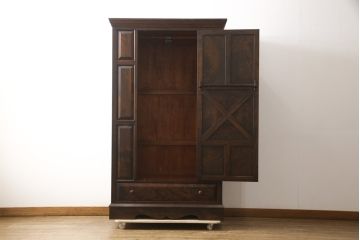中古　美品　松本民芸家具　深みのある色合いと直線的なフォルムが美しい、#501型洋服タンス(定価約40万円)(ワードローブ、衣装箪笥、収納棚)(R-057541)