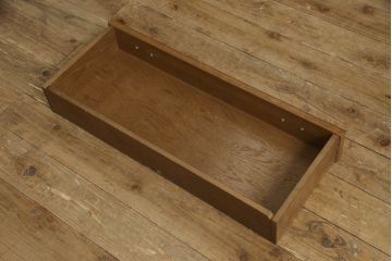 中古　超美品　旭川家具　加藤木工　OAK　ブルックス　エレガントな佇まいが美しいキュリオケース(定価約38万円)(キャビネット、ガラスケース、飾り棚)(R-057545)
