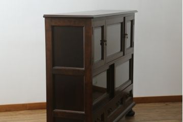 中古　松本民芸家具　和モダンなデザインが雰囲気を盛り立てるC型サイドボード(食器棚、キャビネット、収納棚、戸棚)(定価約84万円)(R-057546)