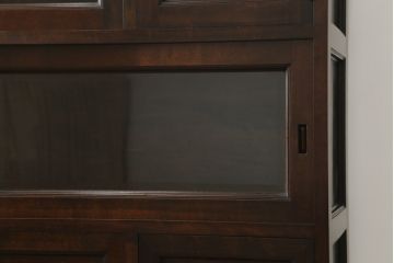 中古　松本民芸家具　和モダンなデザインが雰囲気を盛り立てるC型サイドボード(食器棚、キャビネット、収納棚、戸棚)(定価約84万円)(R-057546)