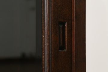 中古　松本民芸家具　和モダンなデザインが雰囲気を盛り立てるC型サイドボード(食器棚、キャビネット、収納棚、戸棚)(定価約84万円)(R-057546)