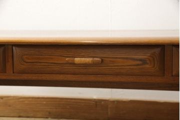 中古　最高級!指物工芸家具　駿河工芸　総欅(ケヤキ)無垢材　品を感じさせる佇まいが魅力的な文机(座机、ローテーブル、センターテーブル)(R-057550)