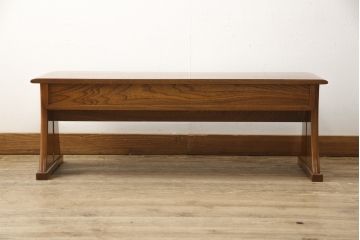 中古　最高級!指物工芸家具　駿河工芸　総欅(ケヤキ)無垢材　品を感じさせる佇まいが魅力的な文机(座机、ローテーブル、センターテーブル)(R-057550)
