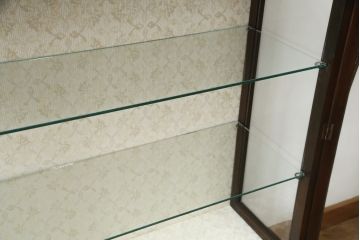 イギリスアンティーク　マホガニー材　店舗什器としてもおすすめ! クラシカルなキャビネット(飾り棚、ガラスケース、収納棚、戸棚)(R-057563)