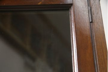 イギリスアンティーク　マホガニー材　店舗什器としてもおすすめ! クラシカルなキャビネット(飾り棚、ガラスケース、収納棚、戸棚)(R-057563)