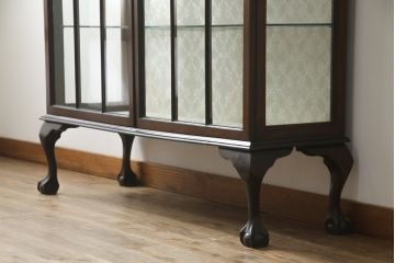 イギリスアンティーク　マホガニー材　店舗什器としてもおすすめ! クラシカルなキャビネット(飾り棚、ガラスケース、収納棚、戸棚)(R-057563)