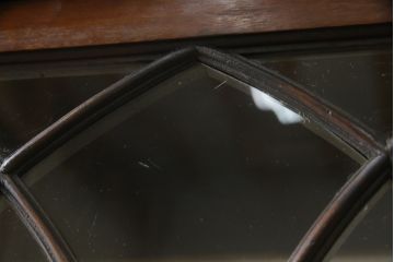 イギリスアンティーク　マホガニー材　店舗什器としてもおすすめ! クラシカルなキャビネット(飾り棚、ガラスケース、収納棚、戸棚)(R-057563)