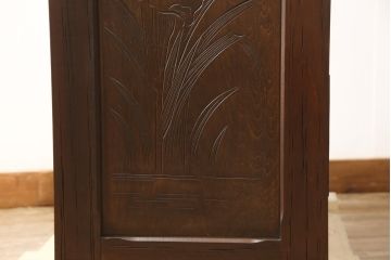 中古　美品　軽井沢彫り　菖蒲彫刻　品のある佇まいが魅力的なチェスト(和タンス、衣装箪笥、洋服たんす、引き出し)(R-057565)