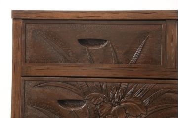 中古　美品　軽井沢彫り　菖蒲彫刻　品のある佇まいが魅力的なチェスト(和タンス、衣装箪笥、洋服たんす、引き出し)(R-057565)