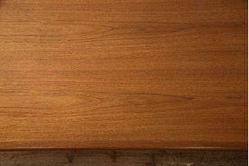 デンマークビンテージ　チーク材　シンプルなデザインで取り入れやすい、大振りサイズのダイニングテーブル(エクステンションテーブル、作業台、ヴィンテージ、北欧)(R-057576)