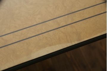 中古　サァラ麻布取り扱い　アメリカ最高級ブランド　センチュリー(CENTURY)　天板バーズアイ　モダンなデザインが魅力の特大エクステンションダイニングテーブル(エクステンションテーブル)(定価約200万円)(R-057577)