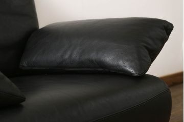 中古　美品　IDC大塚家具　チェリー材　本革　ポラダ風　モダンな大人空間を演出する一人掛けレザーソファ(アームソファ、アームチェア)(R-057579)