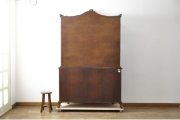 中古　カリモク家具(karimoku)　domani(ドマーニ)　Louis(ルイ)XVシリーズ　優美な装飾がクラシカルな雰囲気を高めるキャビネット(定価約186万円)(食器棚、カップボード、収納棚、戸棚、飾り棚)(R-057581)