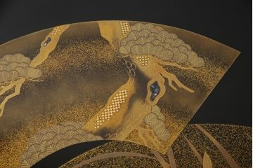 中古　美品　輪島塗り　在銘有り　繊細な扇の図柄が気品を感じさせる座卓(定価140万円)(ローテーブル、センターテーブル)(R-057583)