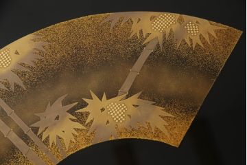 中古　美品　輪島塗り　在銘有り　繊細な扇の図柄が気品を感じさせる座卓(定価140万円)(ローテーブル、センターテーブル)(R-057583)