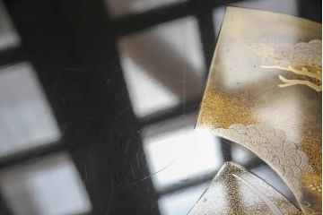中古　美品　輪島塗り　在銘有り　繊細な扇の図柄が気品を感じさせる座卓(定価140万円)(ローテーブル、センターテーブル)(R-057583)