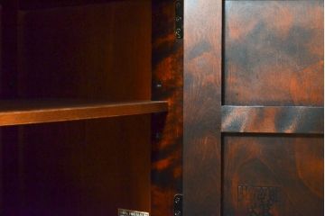 中古　希少な廃盤品!!　北海道民芸家具　OM158　落ち着きのある上品な空間づくりにおすすめの飾り棚(収納棚、キャビネット、陳列棚、店舗什器)(R-057585)