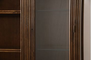 中古　美品　スペイン　バロッサバレンティ(VARO,S.A. VALENTI)　格調高いインテリアを演出するキャビネット(定価約219万円)(カップボード、食器棚、収納棚、戸棚、サイドボード)(R-057586)