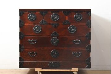 中古　美品　岩谷堂箪笥　重厚感ある金具と力強い木目が目を引く収納箪笥(和タンス、引き出し、チェスト、衣装箪笥)(R-057588)