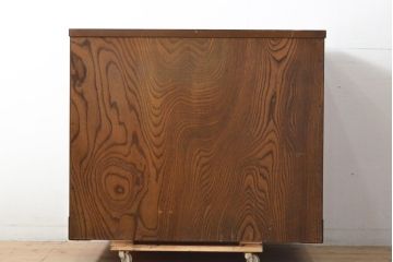 中古　美品　岩谷堂箪笥　重厚感ある金具と力強い木目が目を引く収納箪笥(和タンス、引き出し、チェスト、衣装箪笥)(R-057588)