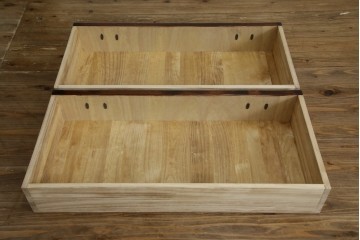 中古　美品　岩谷堂箪笥　重厚感ある金具と力強い木目が目を引く収納箪笥　(R-057588)