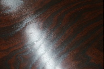 中古　美品　岩谷堂箪笥　重厚感ある金具と力強い木目が目を引く収納箪笥　(R-057588)