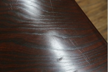 中古　美品　岩谷堂箪笥　重厚感ある金具と力強い木目が目を引く収納箪笥　(R-057588)