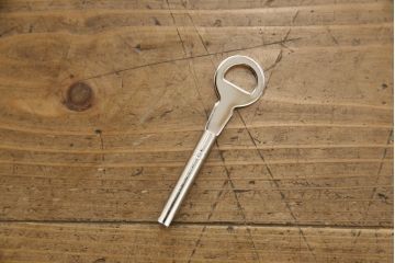 中古　美品　岩谷堂箪笥　和モダンな雰囲気を醸し出すワードローブ(定価約60万円)(洋服タンス、衣装箪笥)(R-057589)