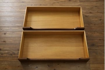 中古　美品　DREXEL HERITAGE(ドレクセルヘリテイジ)　Triune(トライユン)シリーズ　マホガニー材の木肌が美しいワードローブ(収納棚、戸棚)(R-057591)