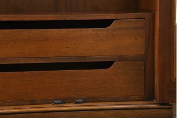 中古　美品　DREXEL HERITAGE(ドレクセルヘリテイジ)　Triune(トライユン)シリーズ　マホガニー材の木肌が美しいワードローブ(収納棚、戸棚)(R-057592)