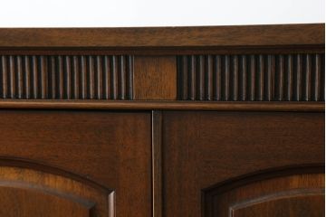 中古　美品　DREXEL HERITAGE(ドレクセルヘリテイジ)　Triune(トライユン)シリーズ　マホガニー材の木肌が美しいワードローブ(収納棚、戸棚)(R-057592)