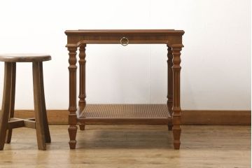 中古　美品　DREXEL HERITAGE(ドレクセルヘリテイジ)　補助テーブル付きのクラシカルなサイドテーブル(コーヒーテーブル、エンドテーブル)(R-057597)