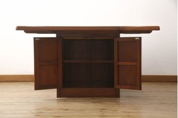 中古　美品　花梨材の温かみのある色合いと木目を楽しめる囲炉裏テーブル(カリン材、ローテーブル、ダイニングテーブル、木製火鉢)(R-057598)