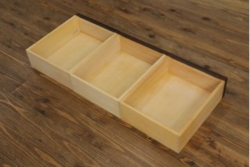 希少!　和製ビンテージ　絶版品　北海道民芸家具　和モダンな雰囲気を醸し出す水屋箪笥(茶棚、茶箪笥、飾り棚、収納棚、戸棚、ヴィンテージ)(R-057599)