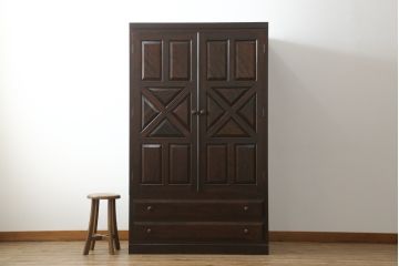 中古　美品　松本民芸家具　シックで品のある雰囲気が魅力的なD型洋服タンス(ワードローブ、チェスト、衣装箪笥、洋服タンス)(定価約60万円)(R-057615)