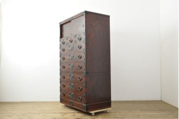 中古　美品　岩谷堂箪笥　奥行たっぷりサイズの特注品衣装箪笥(定価約90万円)(チェスト、洋服タンス、収納タンス、重ね箪笥)(R-057616)