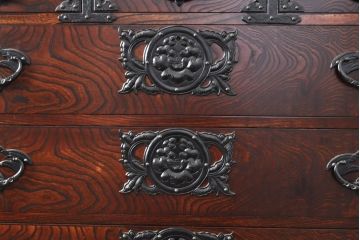 中古　美品　岩谷堂箪笥　奥行たっぷりサイズの特注品衣装箪笥(定価約90万円)(チェスト、洋服タンス、収納タンス、重ね箪笥)(R-057616)