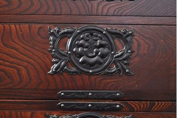 中古　美品　岩谷堂箪笥　奥行たっぷりサイズの特注品衣装箪笥(定価約90万円)(チェスト、洋服タンス、収納タンス、重ね箪笥)(R-057616)