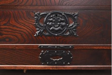 中古　美品　岩谷堂箪笥　奥行たっぷりサイズの特注品衣装箪笥(定価約90万円)(チェスト、洋服タンス、収納タンス、重ね箪笥)(R-057616)