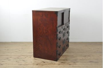 中古　美品　岩谷堂箪笥　奥行たっぷりサイズの特注品衣装箪笥(チェスト、洋服タンス、収納タンス、重ね箪笥)(R-057617)
