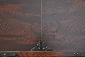 中古　美品　岩谷堂箪笥　奥行たっぷりサイズの特注品衣装箪笥(チェスト、洋服タンス、収納タンス、重ね箪笥)(R-057617)